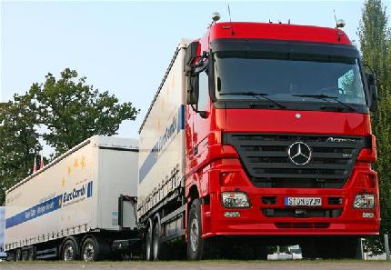 Kein Monster-Truck oder Gigaliner: Der Eurokombi mit 60 t von DaimlerChrysler hat eine günstige ökologische Bilanz